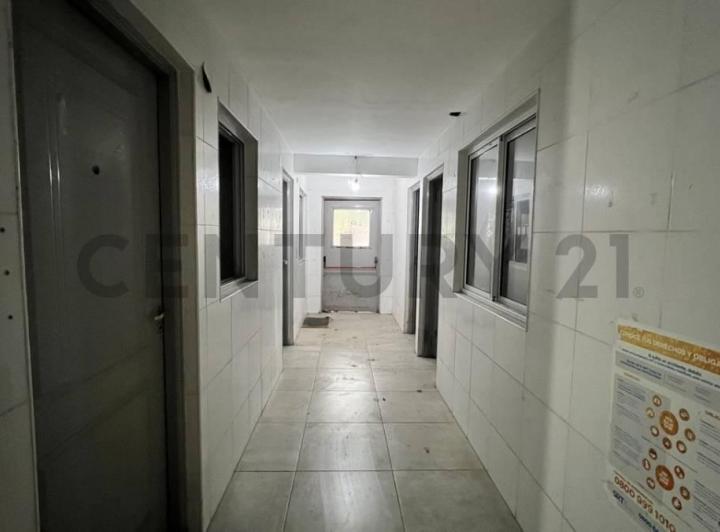 Venta Local comercial a la calle San Telmo 1