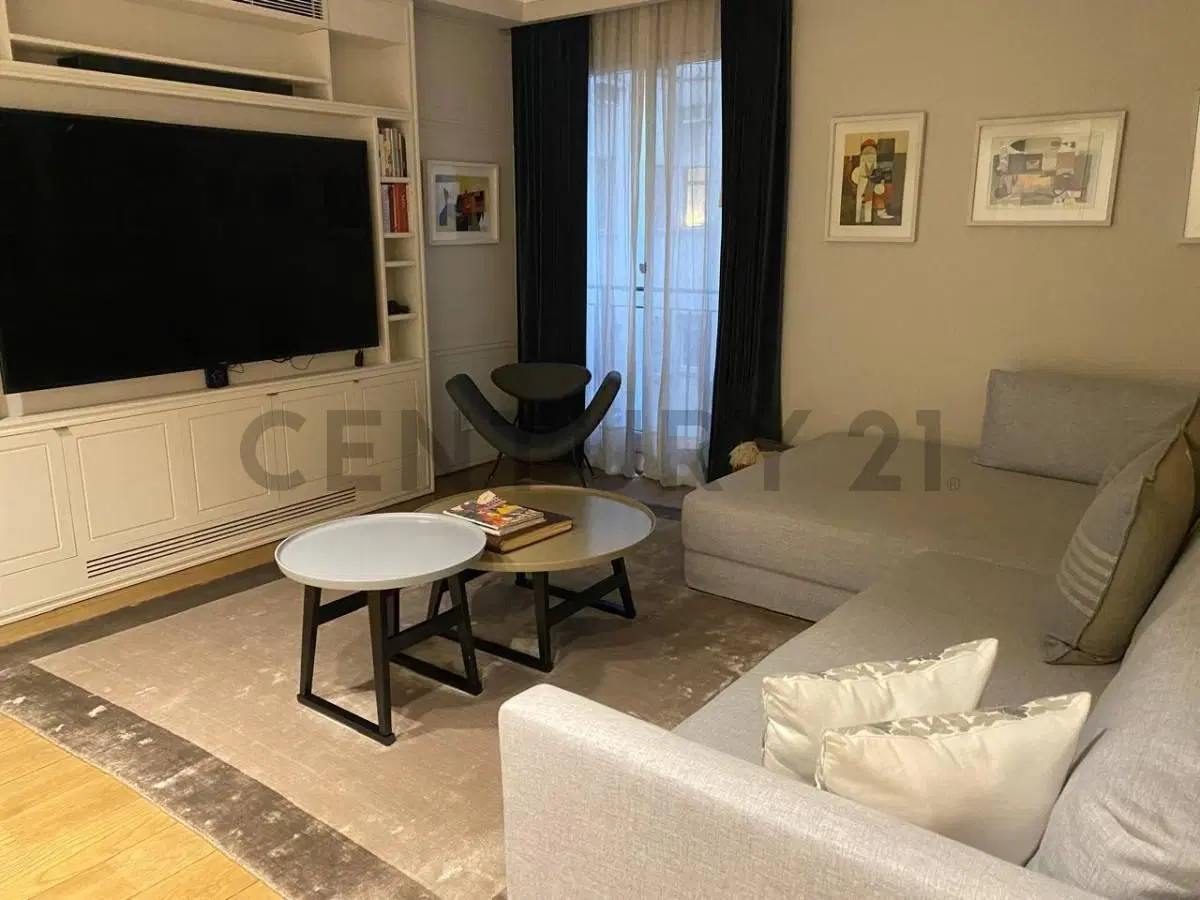 Venta Piso exclusivo reciclado 330m Libertador y Ugarteche Vista al Parque 2