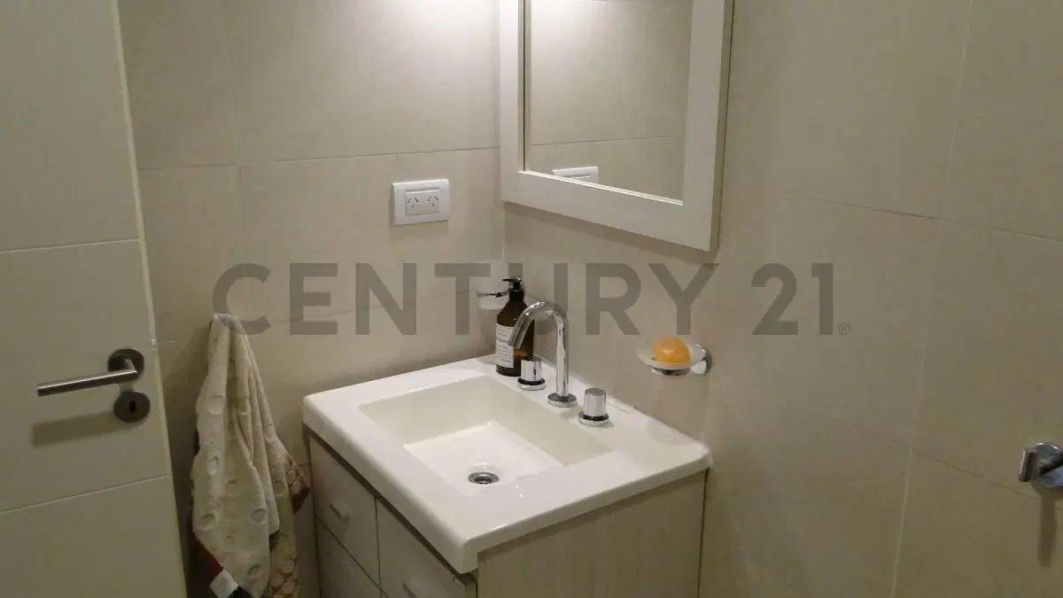 2 AMBIENTES CON PARRILLA + ESPACIO GUARDA COCHE 5