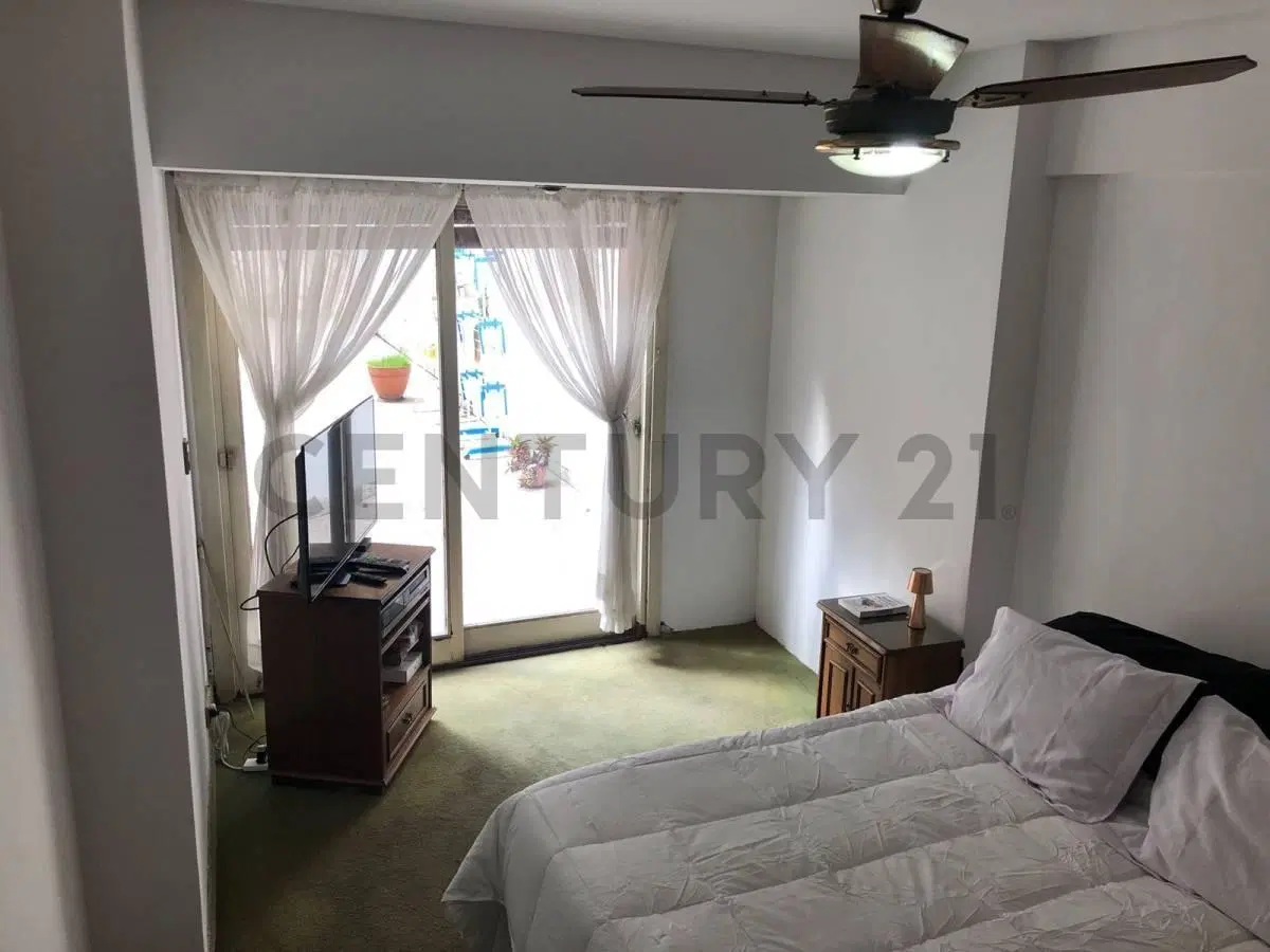 Venta de departamento 4 ambientes con patio en Alto Palermo 4