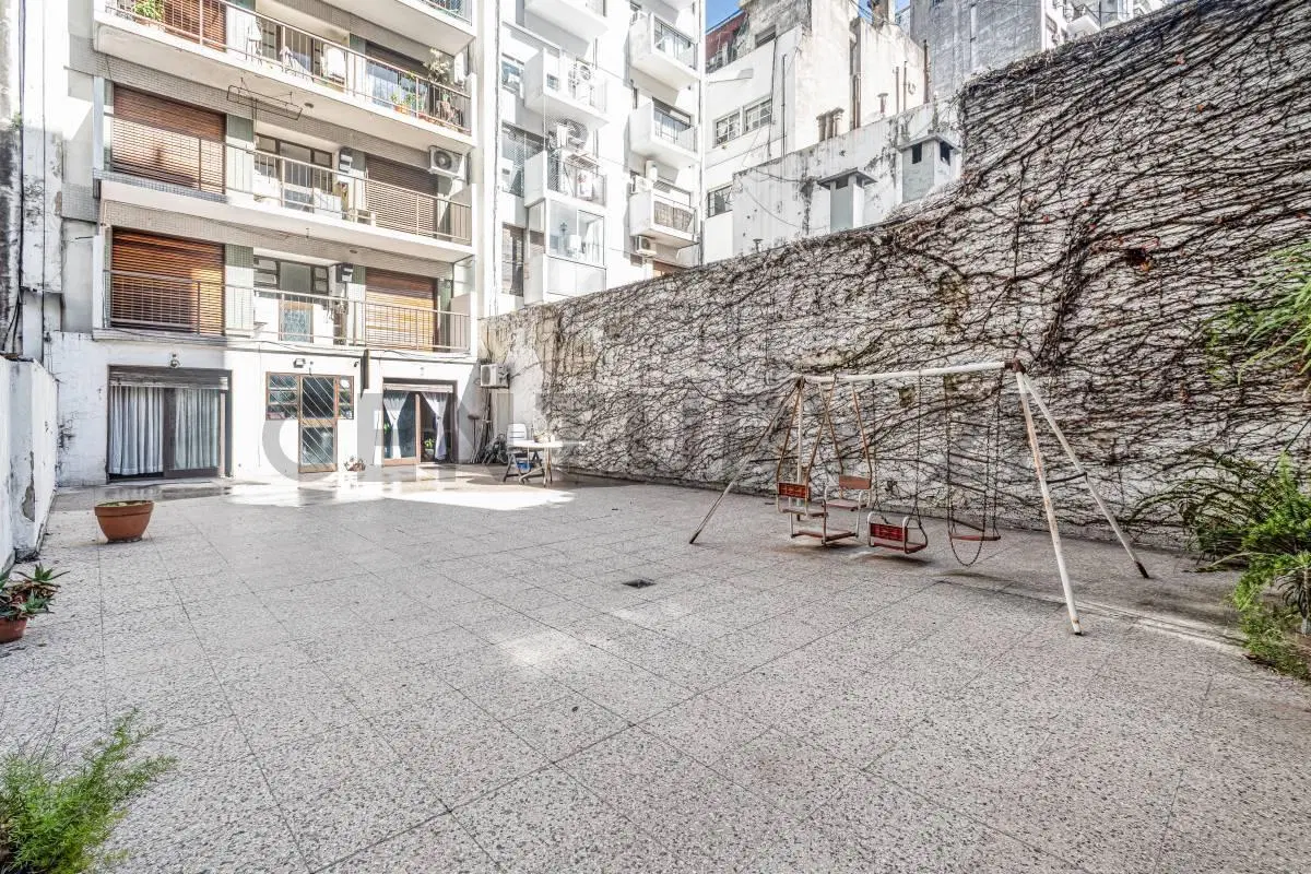 Venta de departamento 4 ambientes con patio en Alto Palermo 2