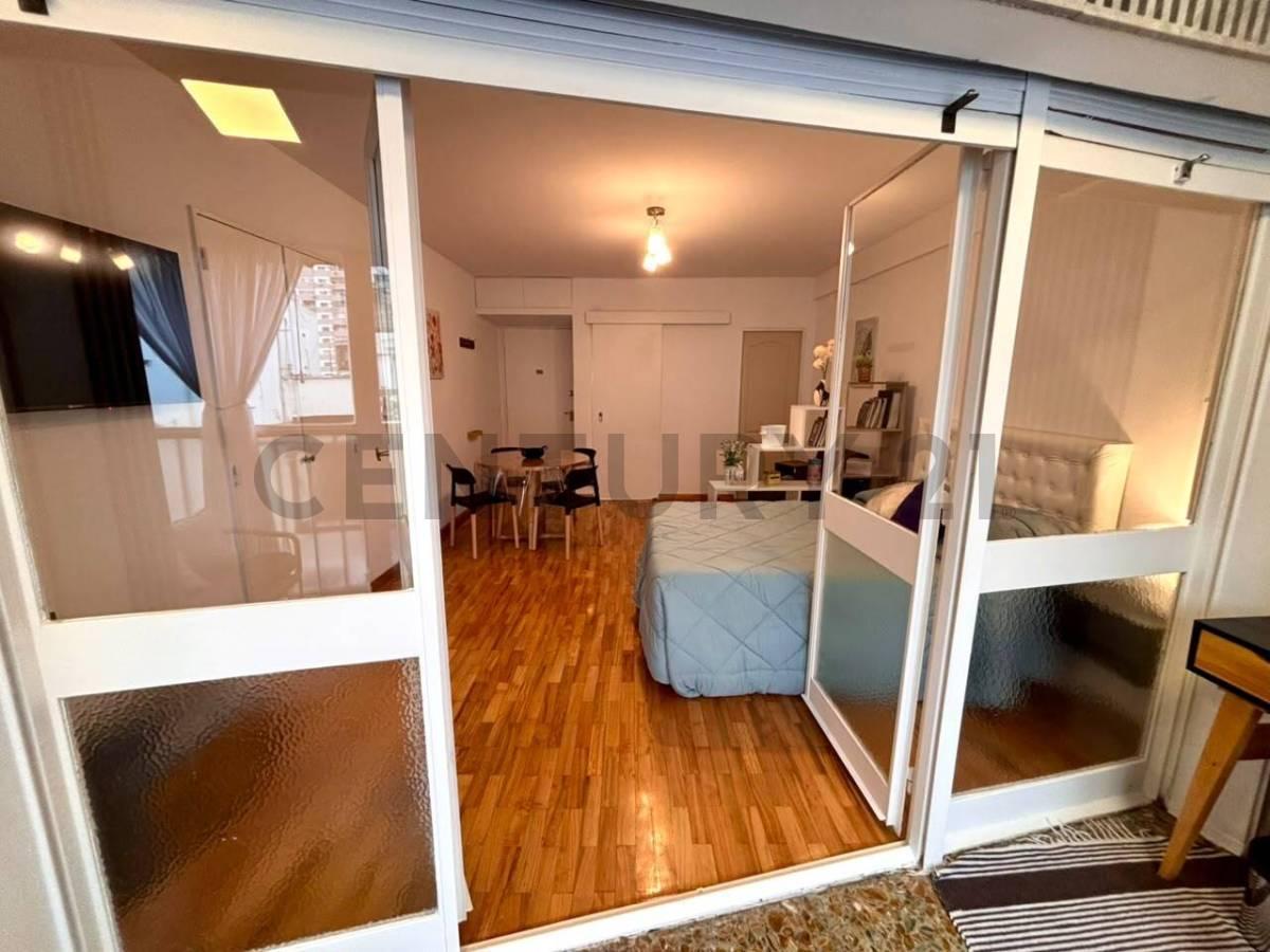 Foto de DEPARTAMENTO MONOAMBIENTE RECOLETA - LUMINOSO - LAVARROPAS, imagen 1