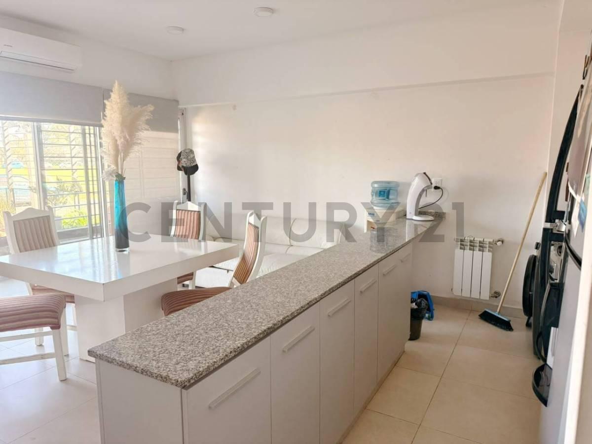 Foto de 3 Ambientes con Parrilla y Patio + Espacio Guarda Coche, imagen 2