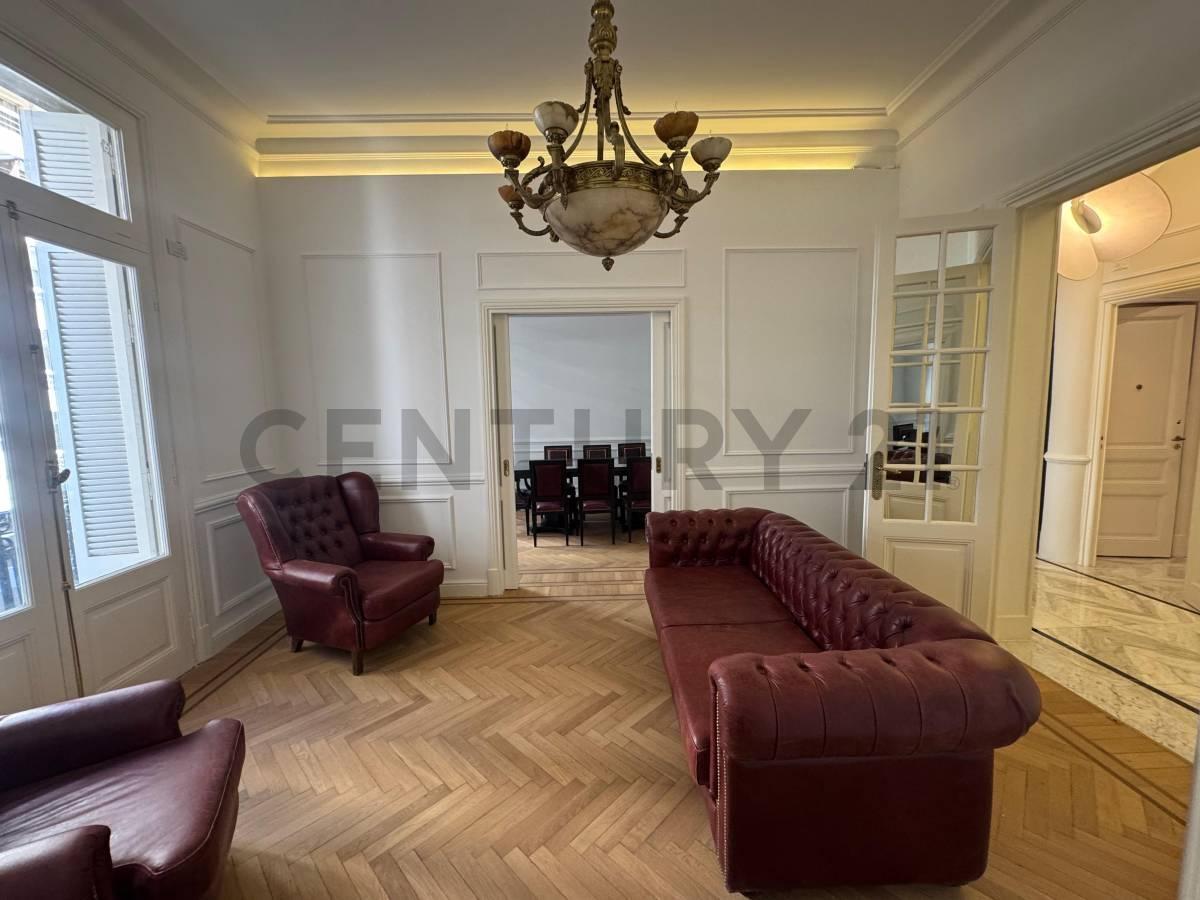 Foto de Venta Oficina Piso de Estilo Refaccionado a Nuevo Esmeralda y, imagen 1