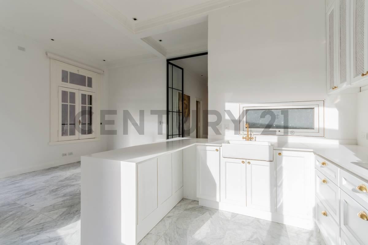 Foto de Venta Piso de Estilo Refaccionado a Nuevo Esmeralda y Libertador Retiro, imagen 3