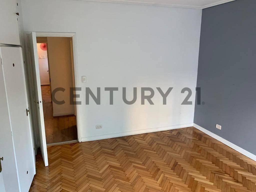 Foto de Venta Piso 4 Ambientes + dependencia Remodelado – Balvanera, imagen 1