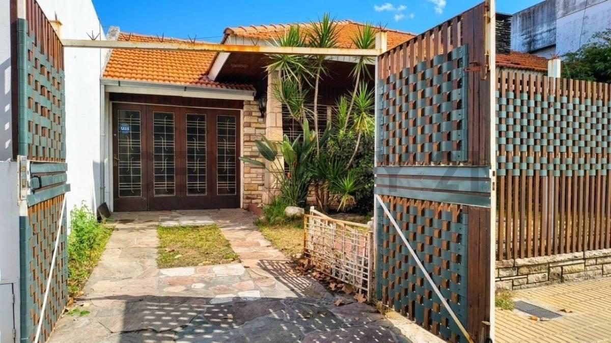 Foto de Casa con frente 12,99 m y amplio fondo parquizado, imagen 1