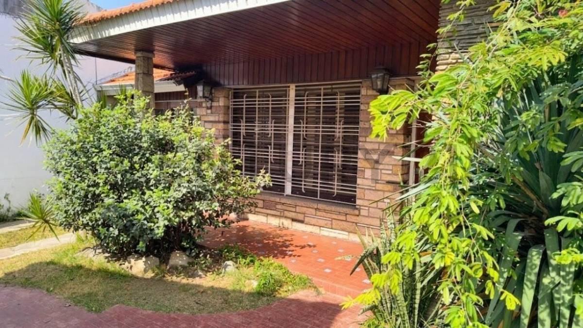 Foto de Casa con frente 12,99 m y amplio fondo parquizado, imagen 5