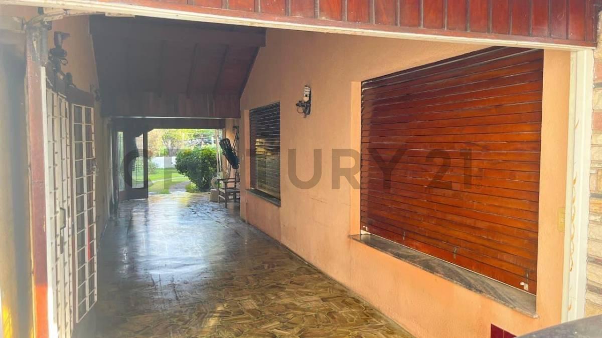 Foto de Casa con frente 12,99 m y amplio fondo parquizado, imagen 3