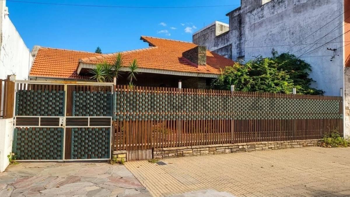 Foto de Casa con frente 12,99 m y amplio fondo parquizado, imagen 2