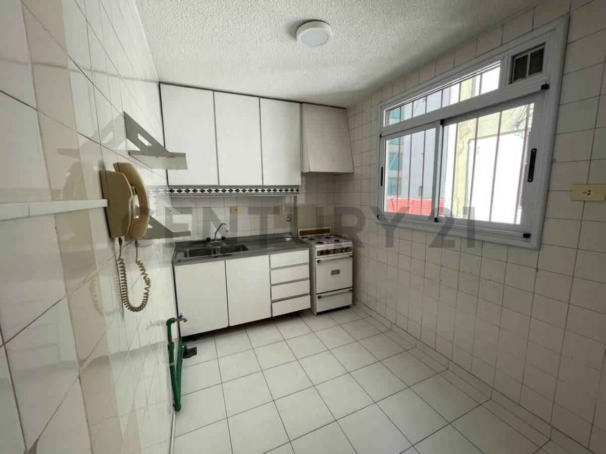 Foto de ALQUILER 3 AMBIENTES LUMINOSO AL FRENTE | APTO PROFESIONAL Y COMERCIAL, imagen 5