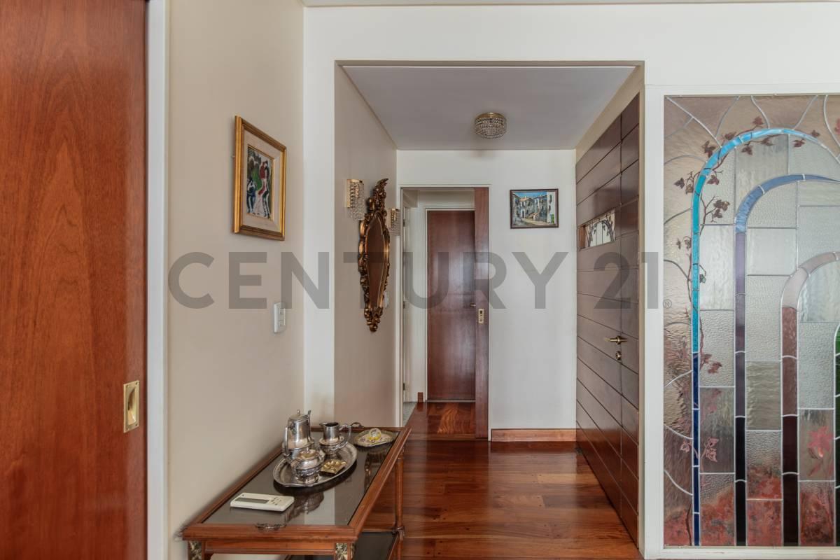 Foto de VENTA 3 AMBIENTES CON DEPENDENCIA, COCHERA Y BAULERA EN PALERMO BOTÁNICO, imagen 3