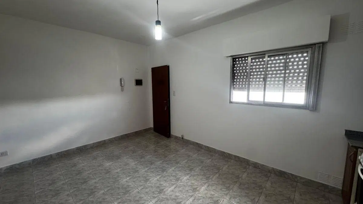 Dpto 3 Amb. Con balcón 2