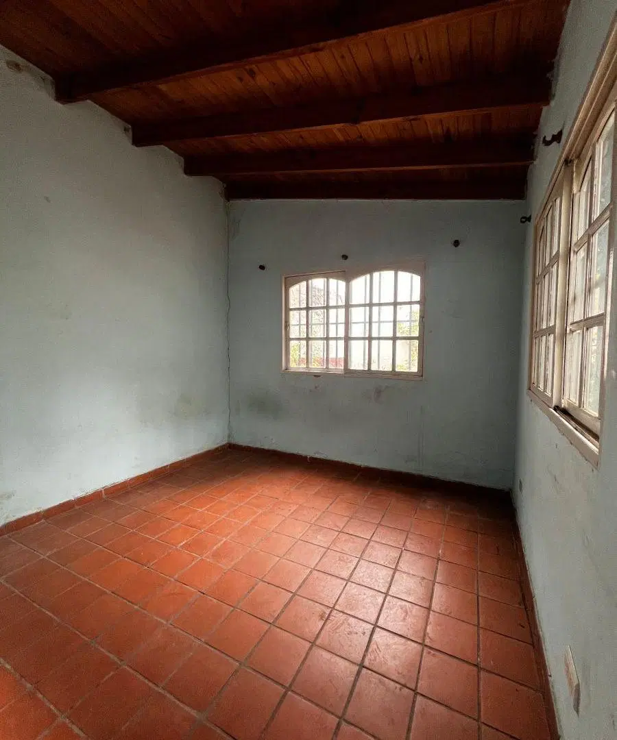 Disponible en alquiler Sin Expensas 4Amb con patio 5