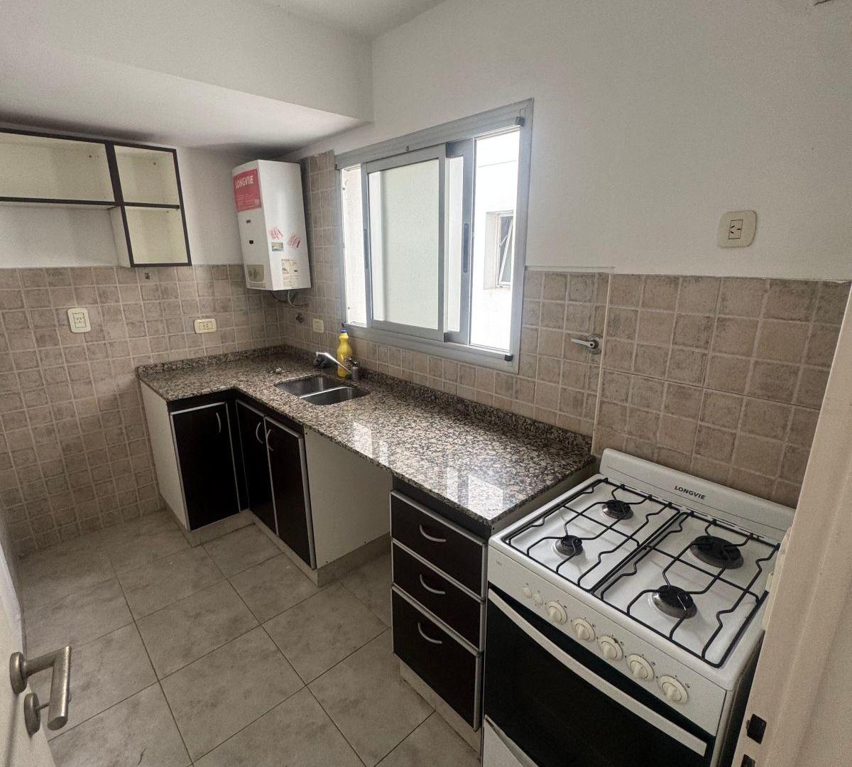 Foto de Departamento con balcón, imagen 1
