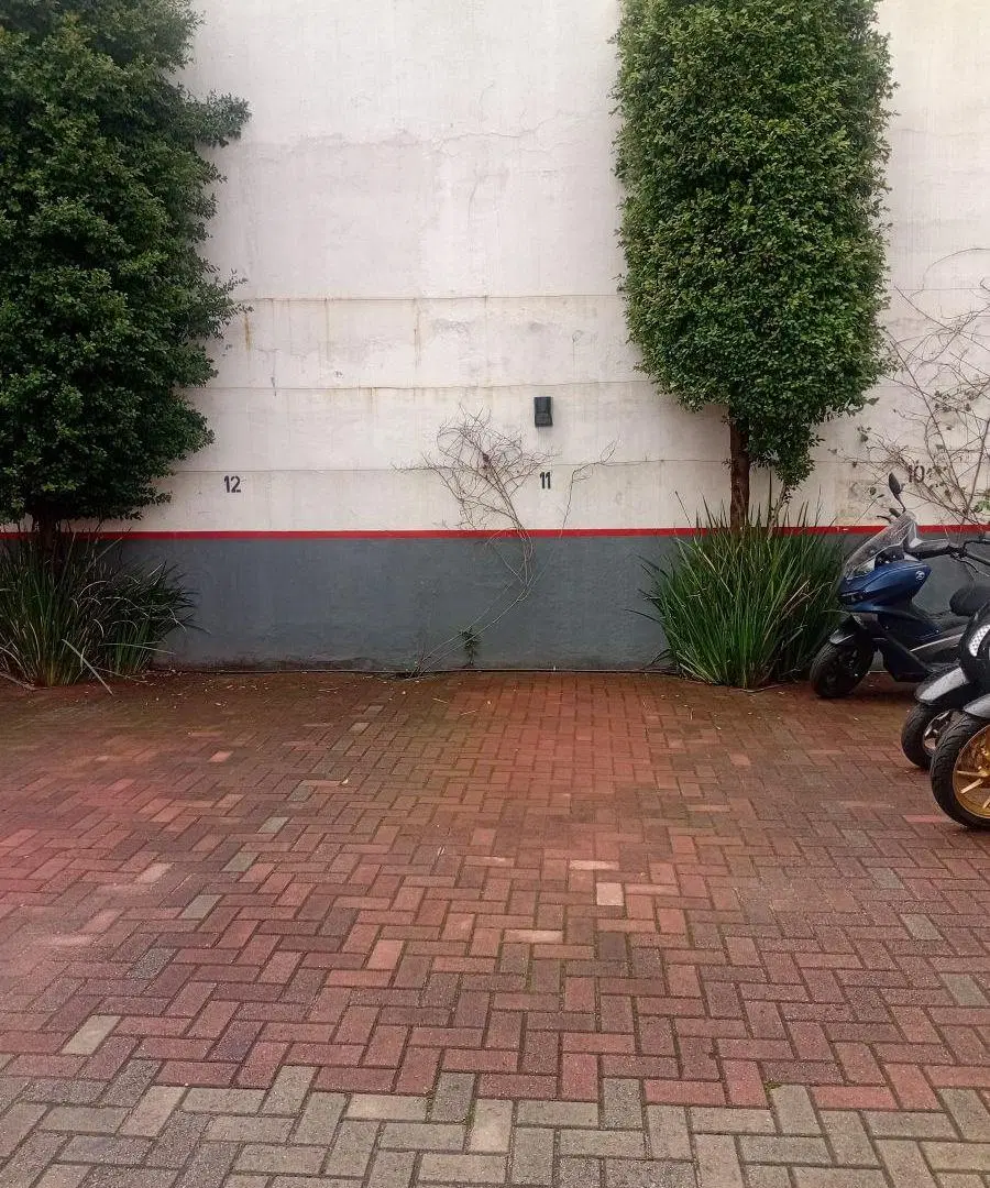 COCHERA EN ALQUILER FIJA EN P. BAJA DE EDIFICIO DESCUBIERTA P. AUTOMÁTICO AV. INDEPENDENCIA AL 2800 3