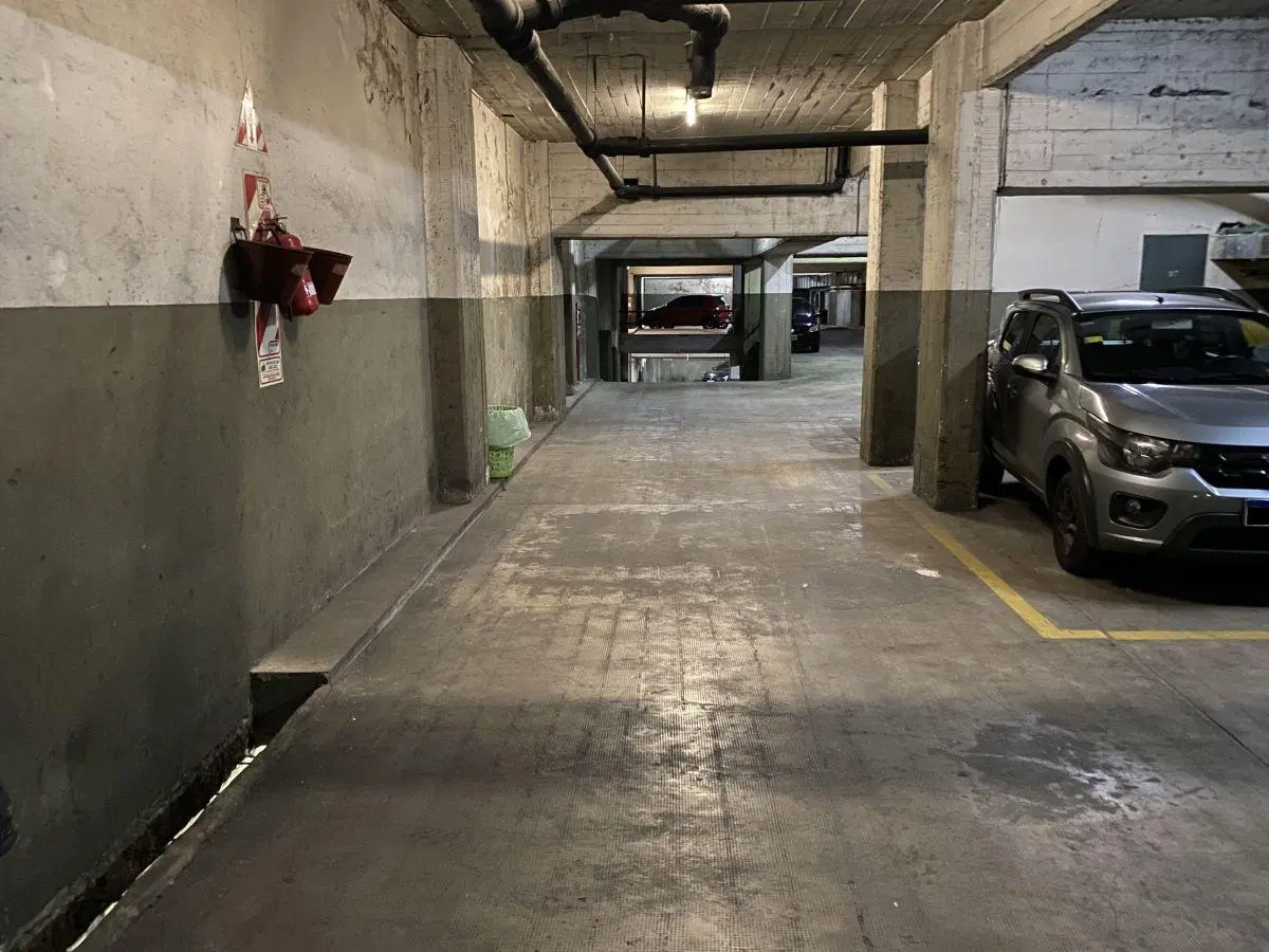 COCHERA CUBIERTA EN ALQUILER 15 M2 P. AUTOMATICO AV. CORDOBA AL 2900 5