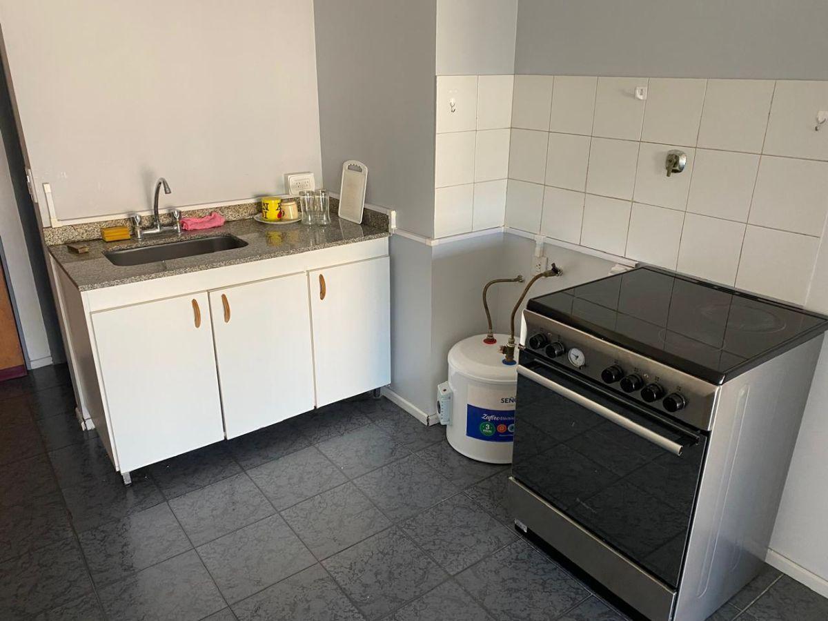 Foto de DEPARTAMENTO EN ALQUILER DE 24 MTS2 MONOAMBIENTE AL CONTRAFRENTE AV, imagen 4