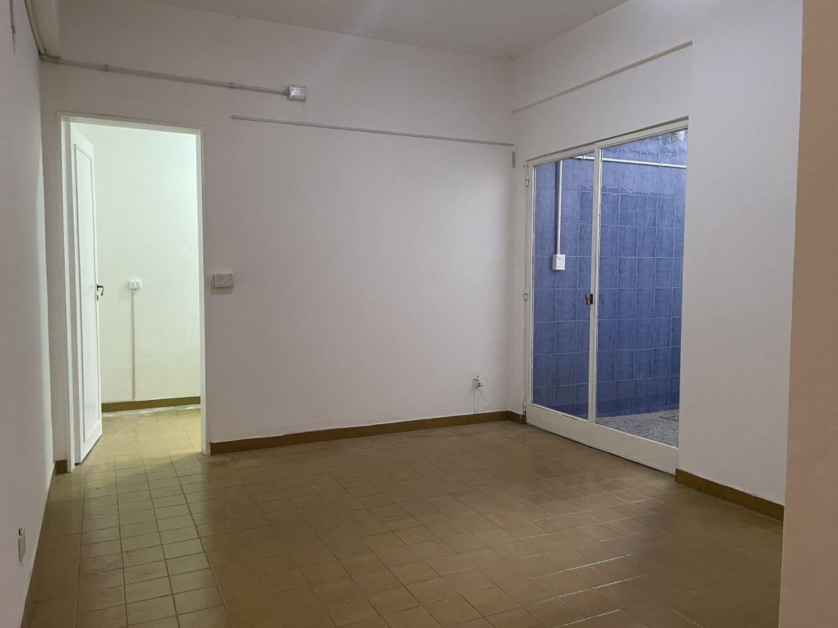 Foto de DEPARTAMENTO EN ALQUILER DOS AMBIENTES 39 MTS2 PLANTA BAJA CON PATIO, imagen 2