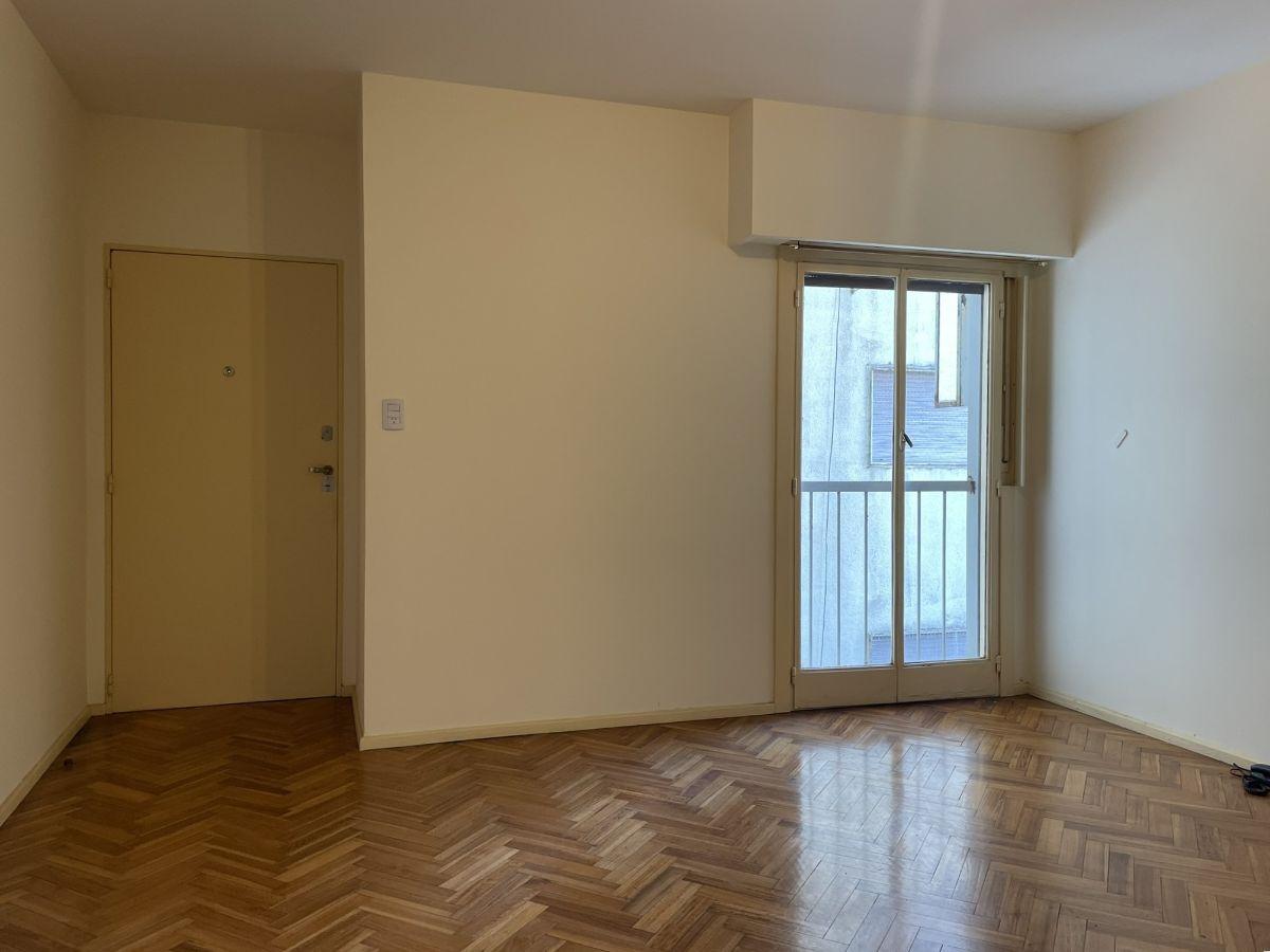 Foto de DEPARTAMENTO DOS AMBIENTES 42 MTS2 COC INDEP AL LATERAL BALCON FRANCES, imagen 1