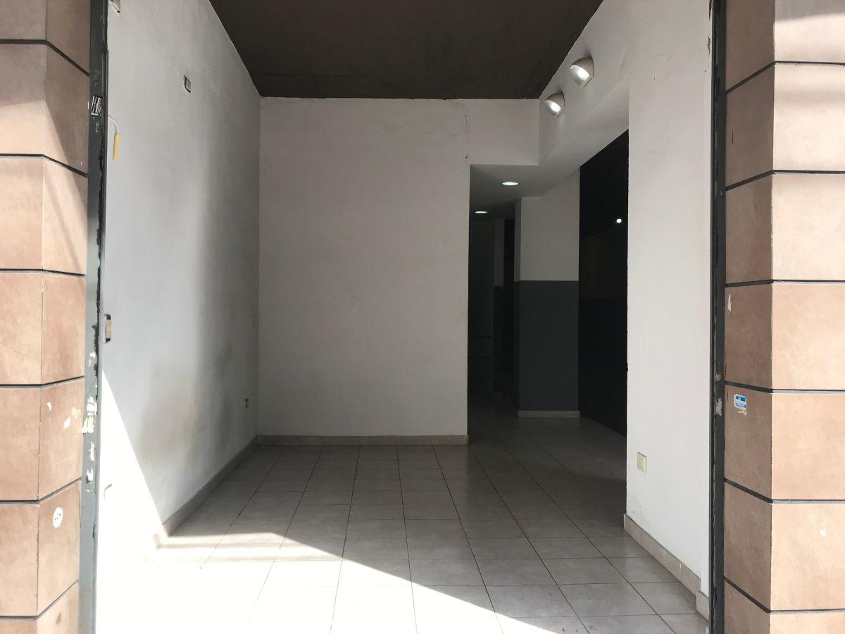 Foto de LOCAL COMERCIAL A LA CALLE P.BAJA Y SUBSUELO 243M2, imagen 4