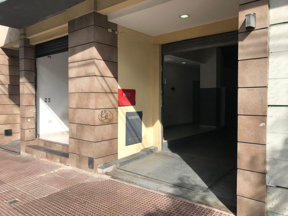 Foto de LOCAL COMERCIAL A LA CALLE P.BAJA Y SUBSUELO 243M2, imagen 3