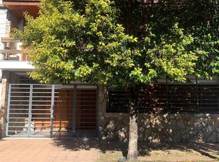 Casa en venta sobre lote propio – Amplia y funcional - Berisso