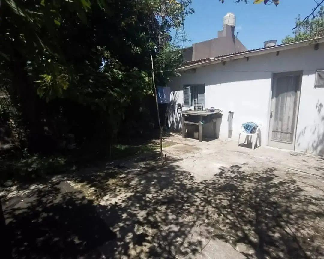 Casa venta La plata 2 dormitorio, a reciclar 5