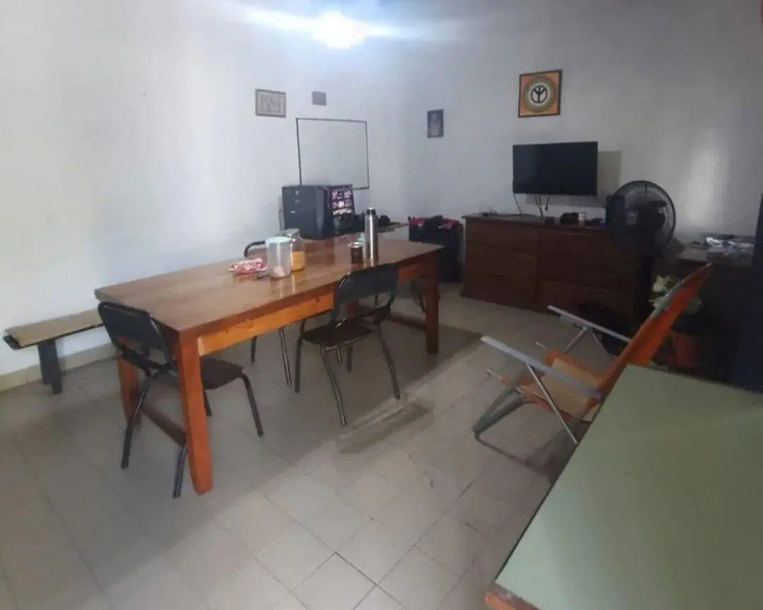 Casa venta La plata 2 dormitorio, a reciclar 4