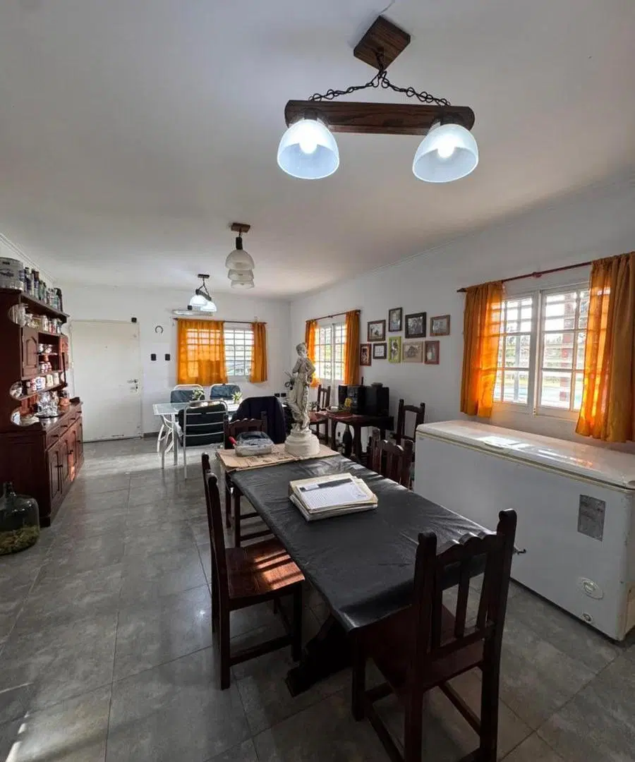 Casa en alquiler en Montevideo entre 105 y 106, Berisso, 5