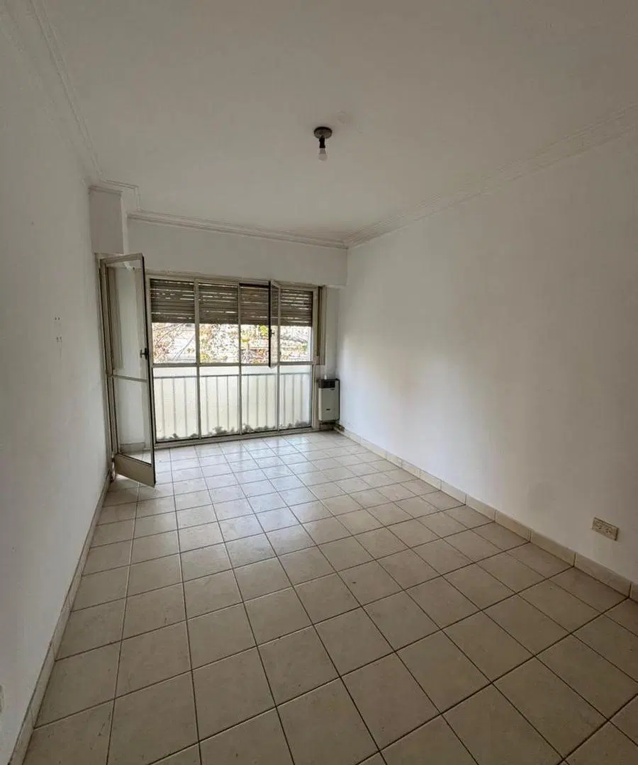 Departamento en alquiler en 10 esq. 43 3