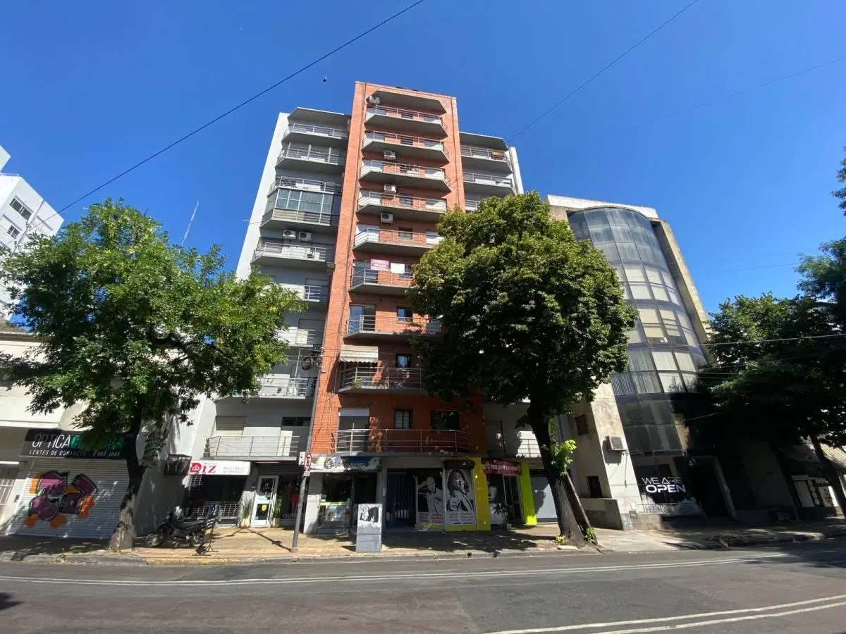 Departamento de dos ambientes al frente 4