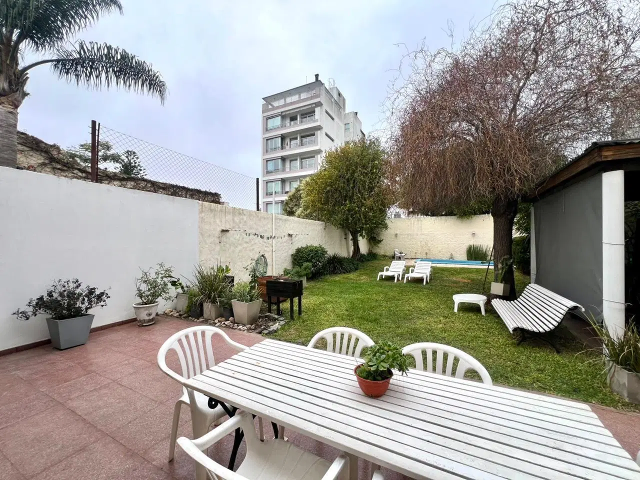 Casa en venta La Plata 4 dormitorios cochera parque pileta 3