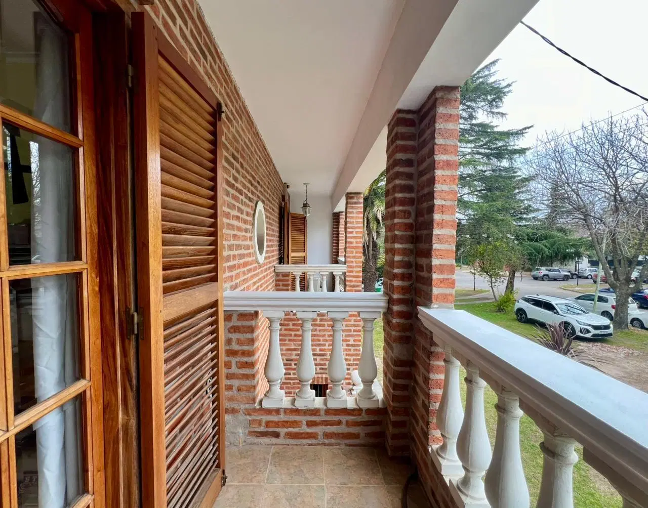 Casa en venta La Plata 4 dormitorios cochera parque pileta 3