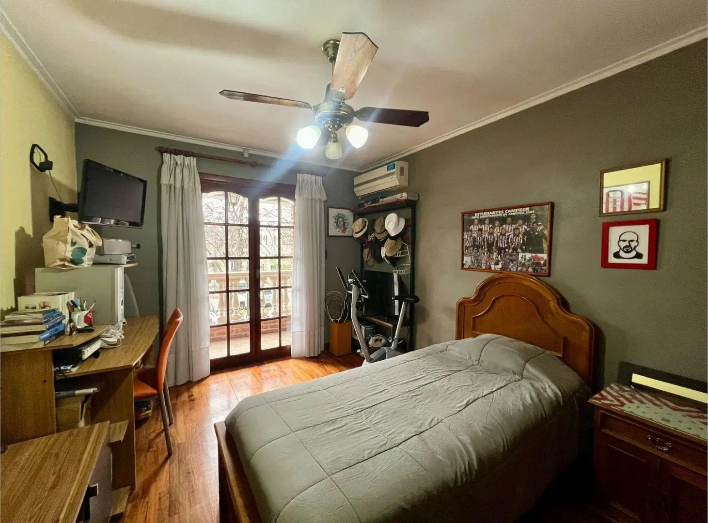 Casa en venta La Plata 4 dormitorios cochera parque pileta 2