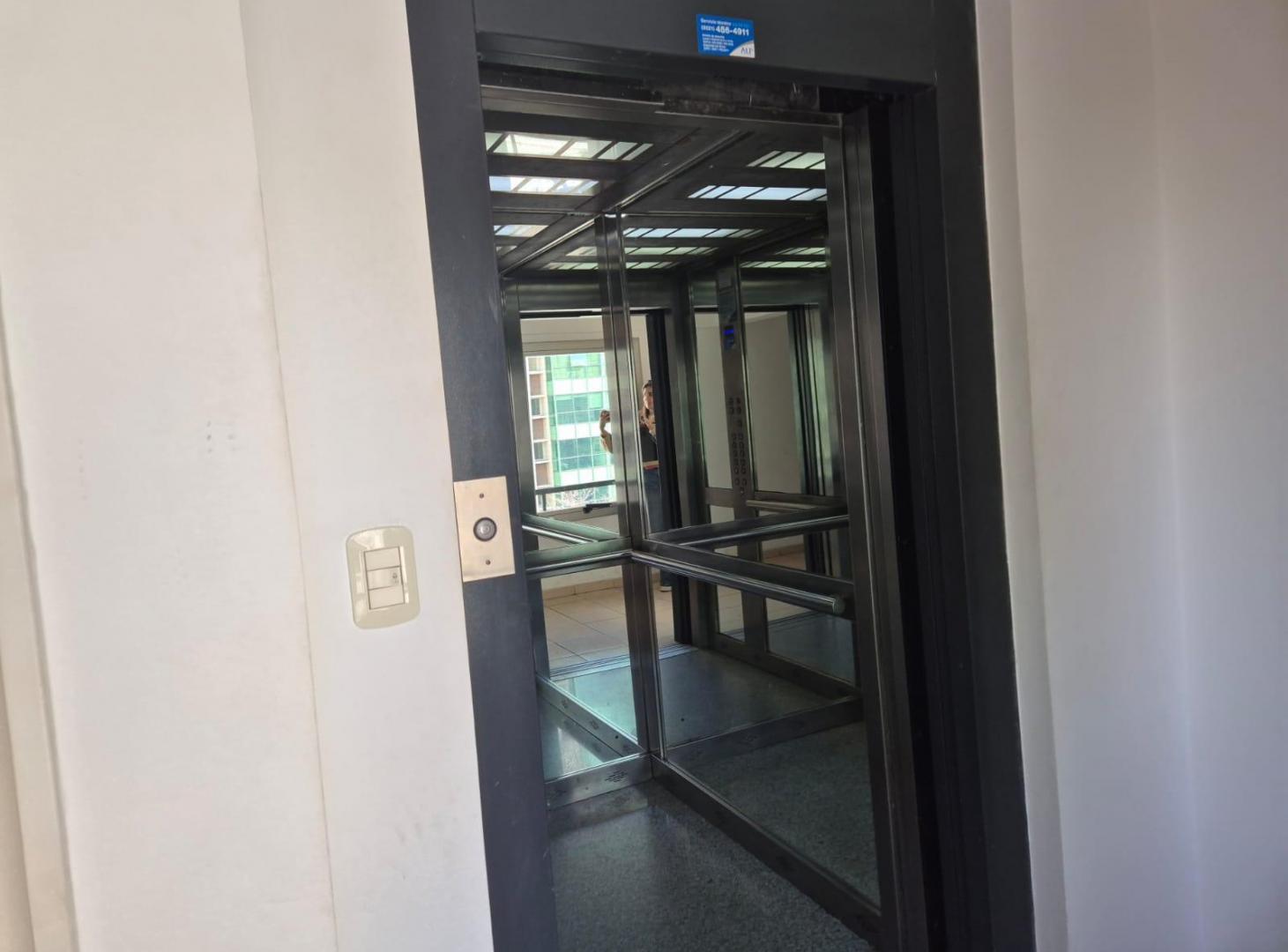 Foto de OFICINA VENTA LA PLATA CENTRO ZONA TRIBUNALES, imagen 3