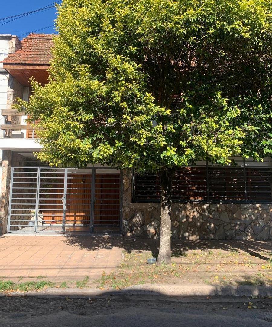 Foto de Casa en venta sobre lote propio – Amplia y funcional - Berisso, imagen 4