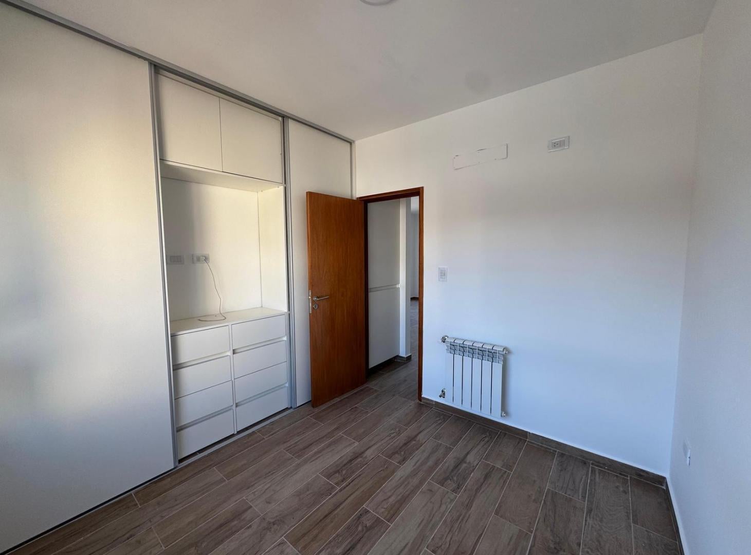 Foto de Departamento 1 Dormitorio en Venta – Calle 5 e/57 y 58, La Plata, imagen 5