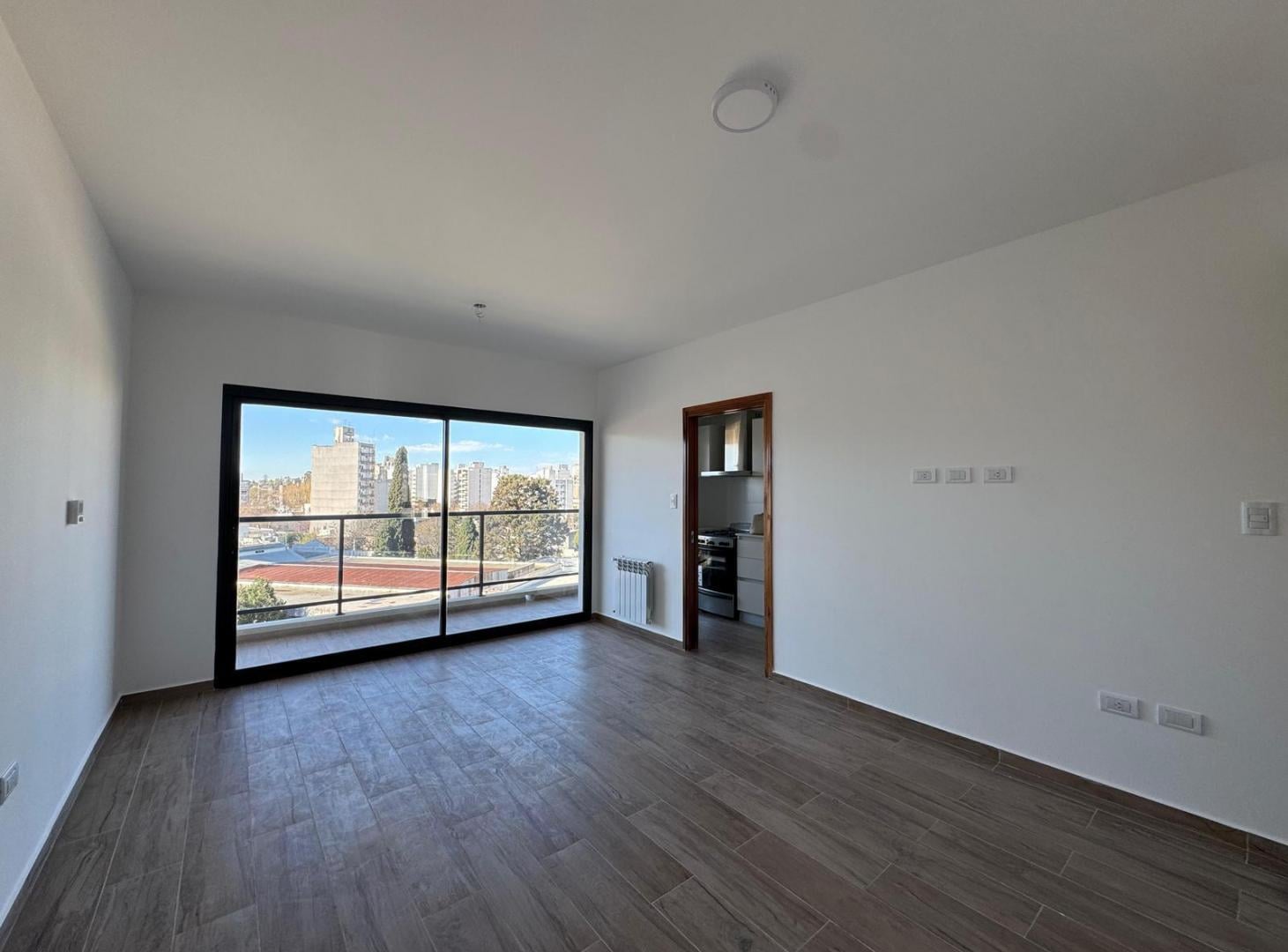 Foto de Departamento 1 Dormitorio en Venta – Calle 5 e/57 y 58, La Plata, imagen 3