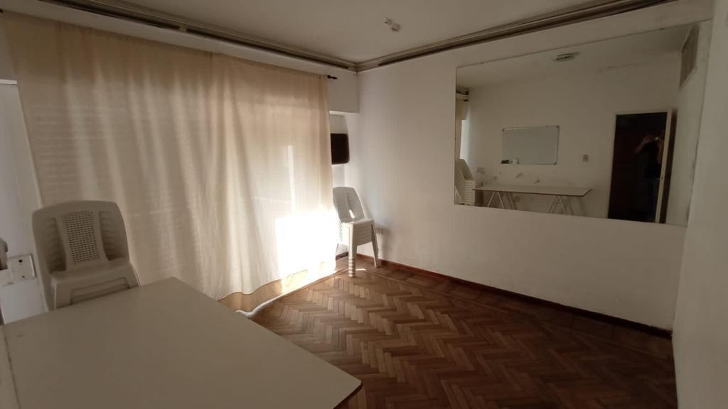 Casa con Salon en Venta en La Plata - 5 Dorm. 2