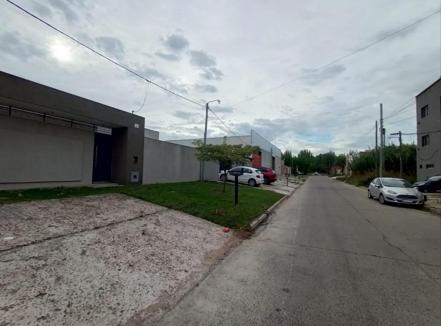 Foto de Terreno en venta en La Plata, imagen 1