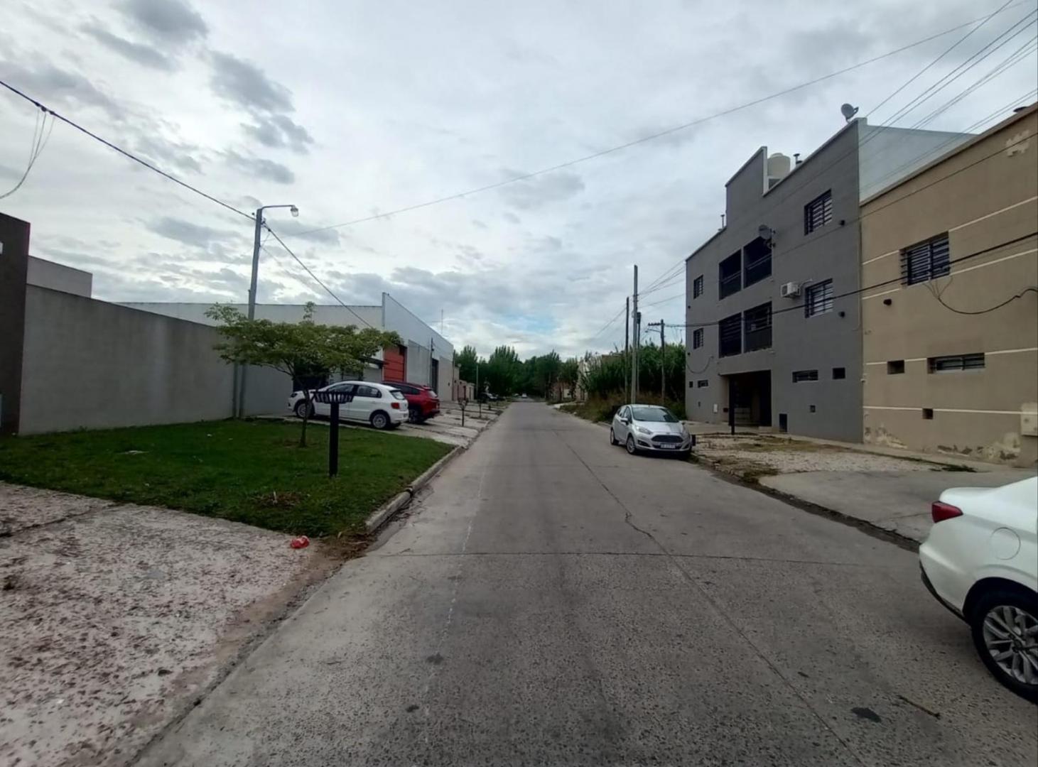 Foto de Terreno en venta en La Plata, imagen 4