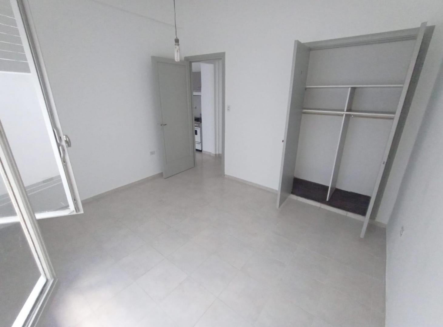 Foto de PH en venta en La Plata, imagen 1