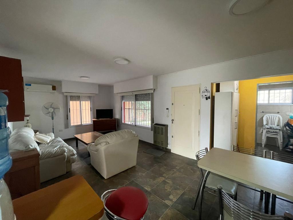 Foto de Casa el alquiler - 1 dormitorio - parque y pileta, imagen 1