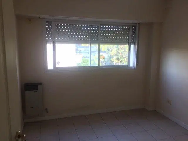 DEPARTAMENTO 2 amb apto viv / ofic / consult - MORON CENTRO 4