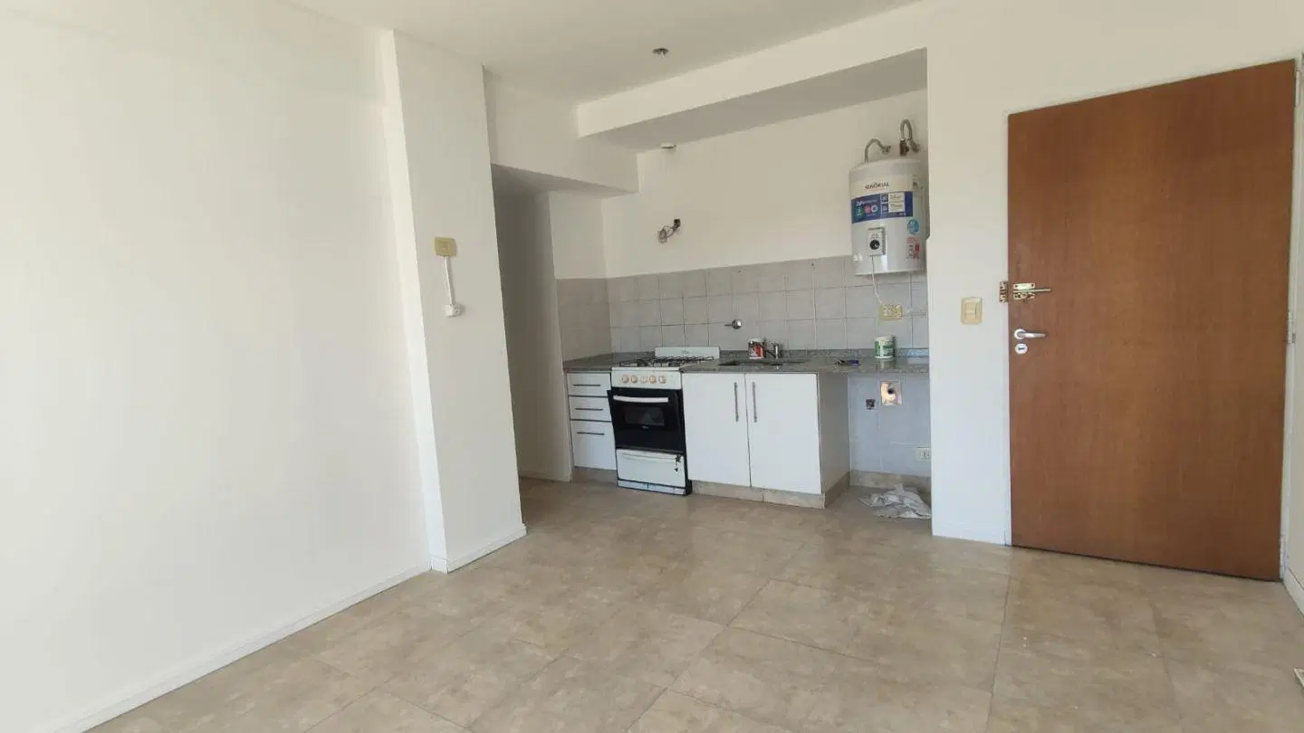 DEPARTAMENTO 2 amb C/COCHERA - Moron - Impecable 3