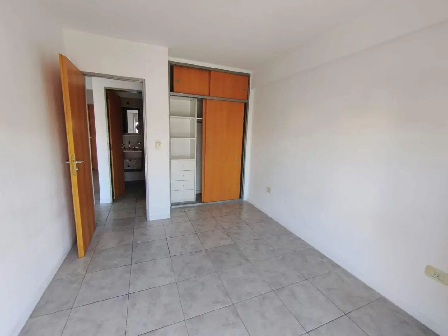 Departamento 2 amb con cochera fija - moron 4