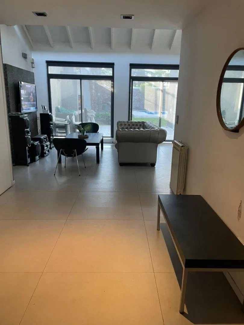 Casa 5 ambientes excelente ubicacion 1