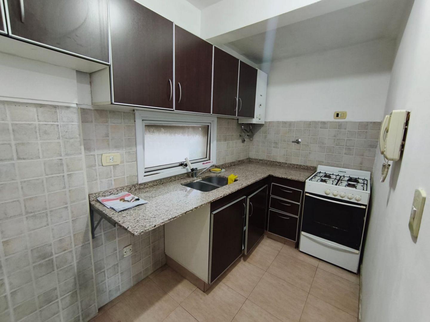 Foto de DEPARTAMENTO 2 amb - Moron 4 c estacion - IMPECABLE, imagen 2