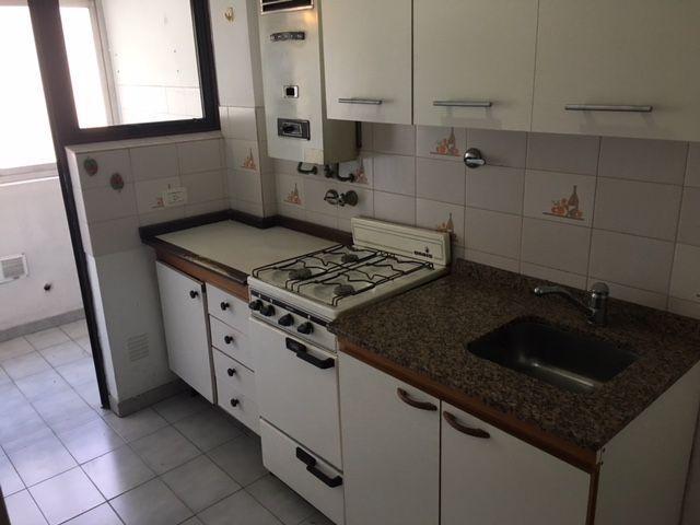 Foto de Departamento cuatro ambientes moron centro, imagen 1
